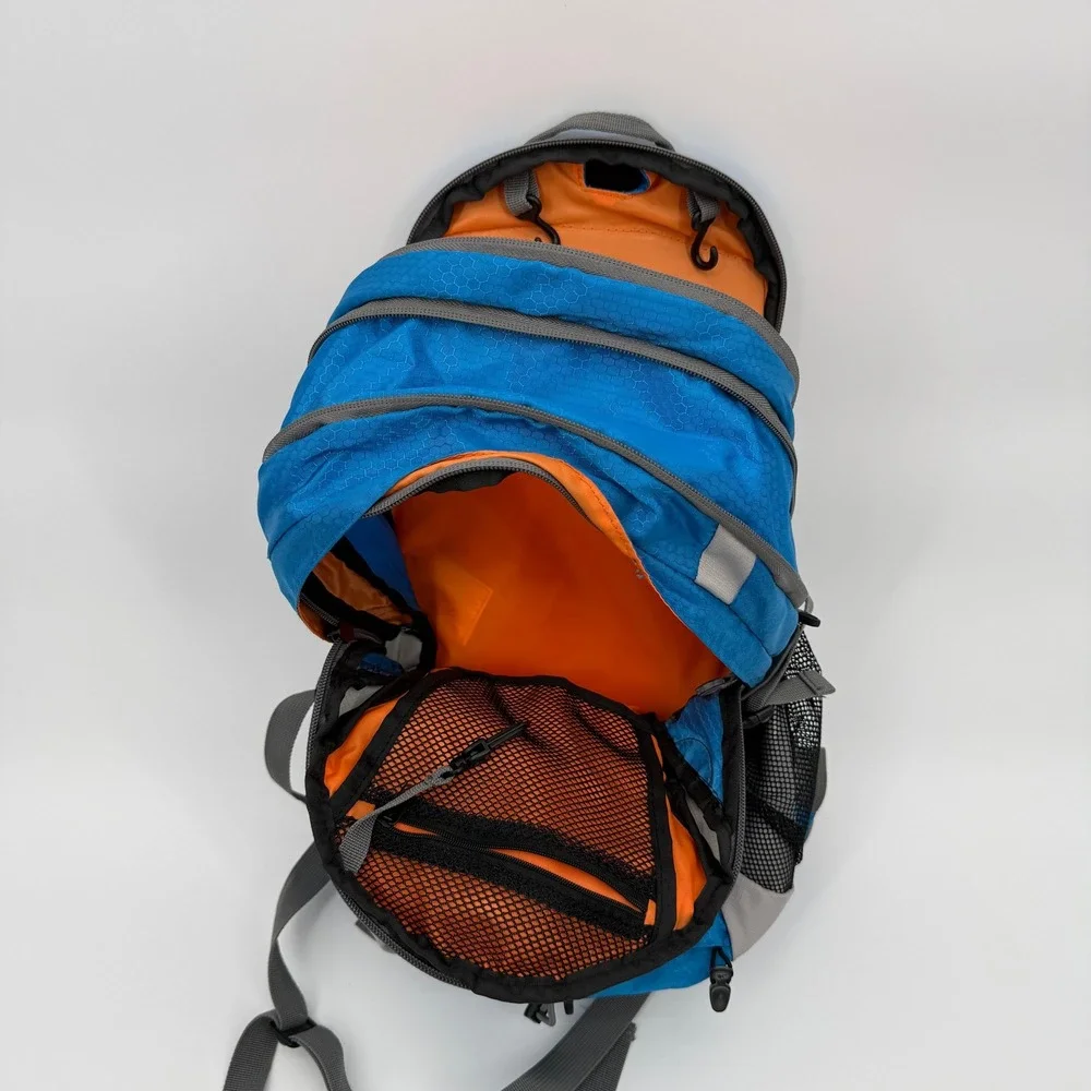 Reebok Hydration Backpack Unisex Large Blue Grey Hiking Trail Running 2L Bladder